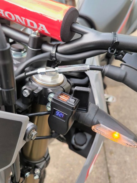 CRF USB Lader klein.jpg